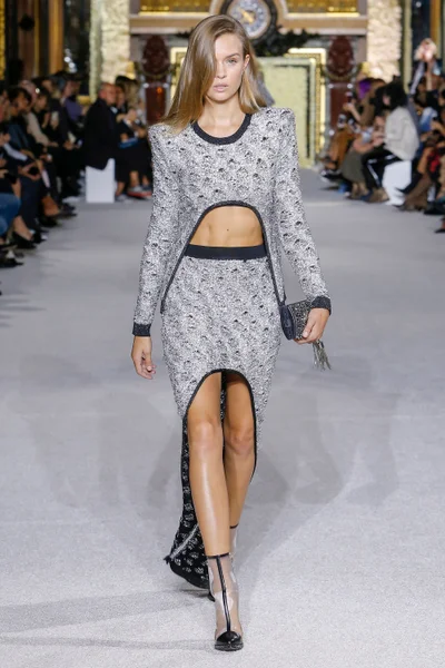 Look 15